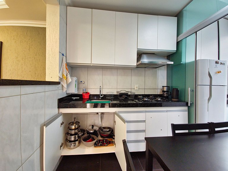 Apto com Ar, Suíte e Garagem