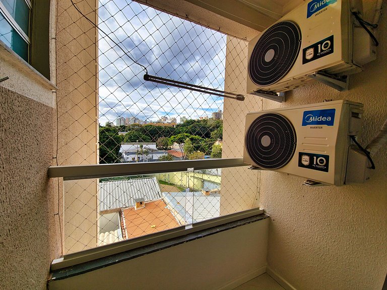 Apto com Ar, Suíte e Garagem