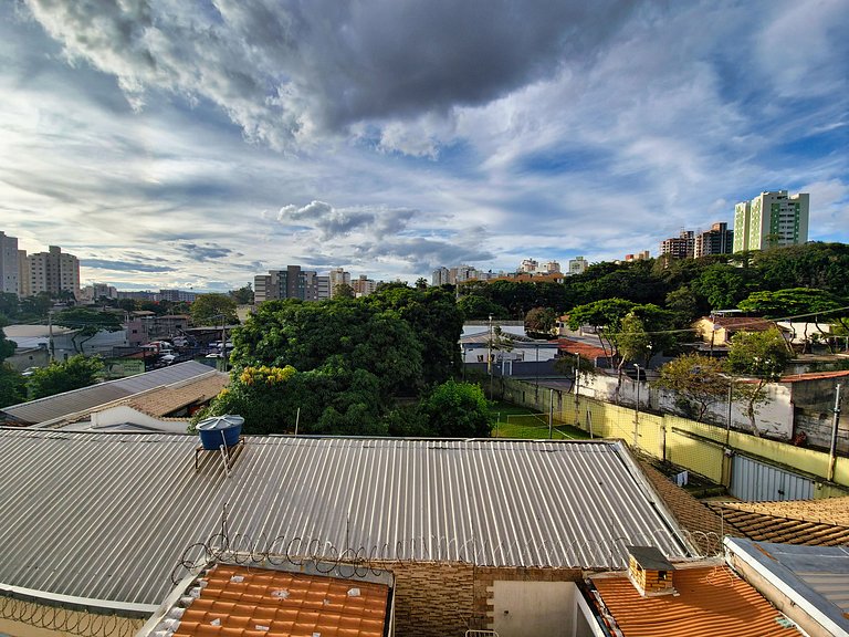 Apto com Ar, Suíte e Garagem