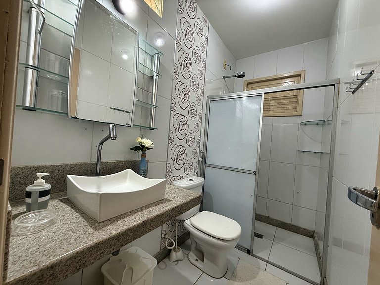 Piscina, ar-condicionado e praia a pé