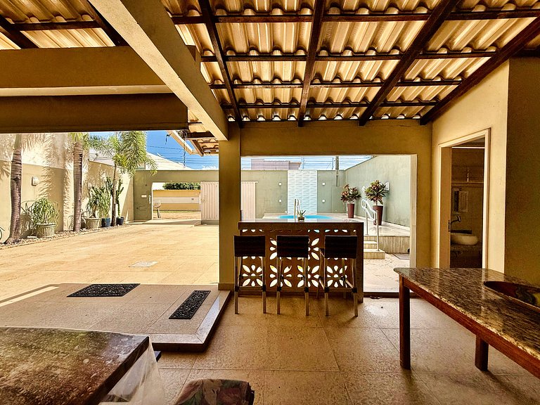 Piscina, ar-condicionado e praia a pé